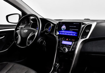 Подержанный автомобиль Hyundai i30 Hatchback 2012 года (9 фото)