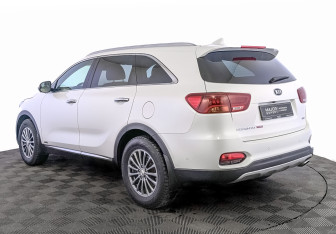 Подержанный автомобиль Kia Sorento 2018 года (7 фото)