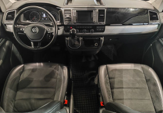 Подержанный автомобиль Volkswagen Multivan 2019 года (10 фото)