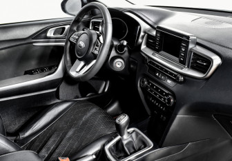 Подержанный автомобиль Kia Ceed Wagon 2019 года (11 фото)