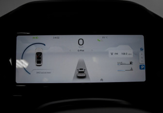 Подержанный автомобиль Geely Monjaro 2023 года (12 фото)