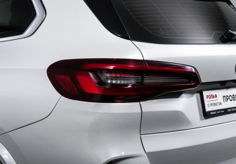 Подержанный автомобиль BMW X5 2020 года (17 фото)