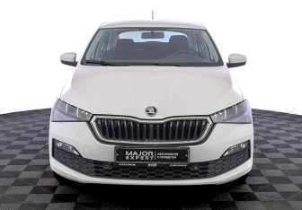 Подержанный автомобиль Skoda Rapid Liftback 2021 года (2 фото)