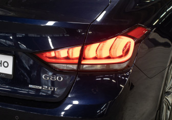 Подержанный автомобиль Genesis G80 2017 года (26 фото)