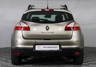 Подержанный автомобиль Renault Megane Hatchback 2012 года (6 фото)