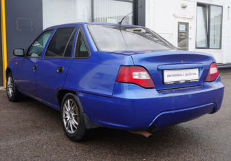 Подержанный автомобиль Daewoo Nexia Sedan 2010 года (7 фото)
