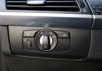 Подержанный автомобиль BMW X6 2013 года (13 фото)