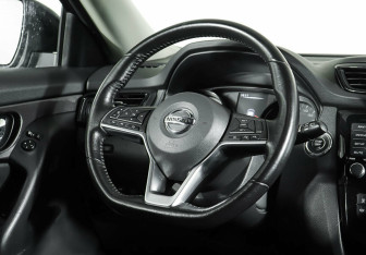 Подержанный автомобиль Nissan X-Trail 2018 года (12 фото)