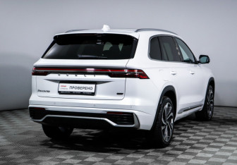 Подержанный автомобиль Geely Monjaro 2024 года (5 фото)