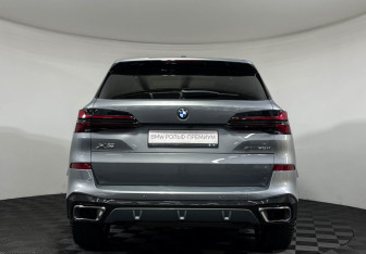 Подержанный автомобиль BMW X5 2024 года (4 фото)