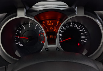 Подержанный автомобиль Nissan Juke 2014 года (16 фото)