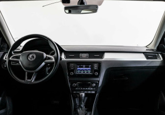 Подержанный автомобиль Skoda Rapid Liftback 2016 года (6 фото)