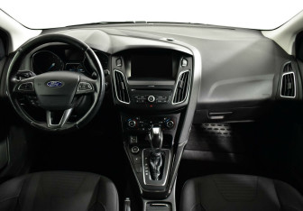 Подержанный автомобиль Ford Focus Wagon 2016 года (8 фото)