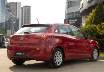 Подержанный автомобиль Hyundai i30 Hatchback 2013 года (4 фото)