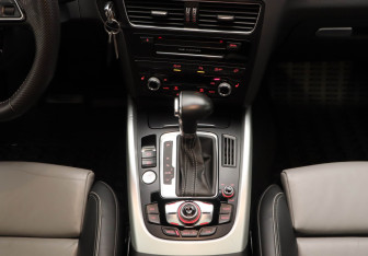 Подержанный автомобиль Audi Q5 2012 года (9 фото)