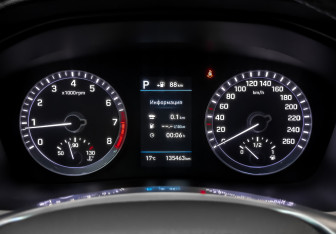 Подержанный автомобиль Hyundai Sonata 2018 года (16 фото)