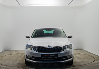 Подержанный автомобиль Skoda Octavia Liftback 2019 года (2 фото)