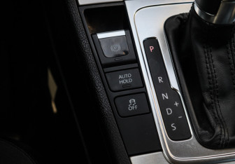 Подержанный автомобиль Volkswagen Passat Sedan 2011 года (15 фото)
