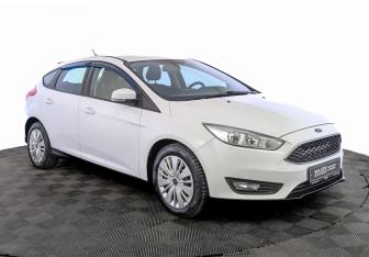 Подержанный автомобиль Ford Focus Hatchback 2018 года (3 фото)