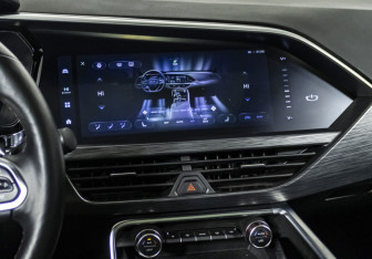 Подержанный автомобиль Geely Tugella 2023 года (17 фото)