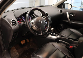 Подержанный автомобиль Nissan Qashqai 2012 года (7 фото)