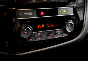 Подержанный автомобиль Mitsubishi Outlander 2020 года (25 фото)