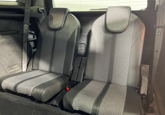 Подержанный автомобиль Peugeot 5008 Suv 2021 года (14 фото)