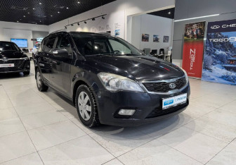 Подержанный автомобиль Kia Ceed Wagon 2010 года (3 фото)