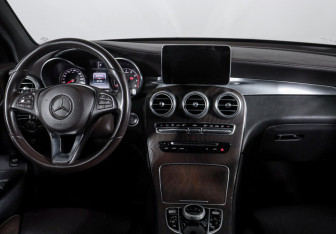 Подержанный автомобиль Mercedes-Benz GLC Coupe 2017 года (12 фото)