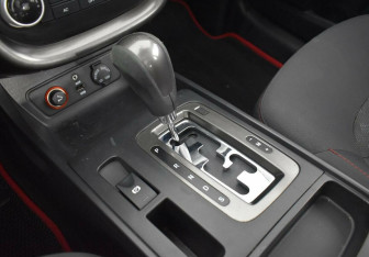 Подержанный автомобиль FAW Besturn X80 2017 года (12 фото)