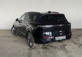 Подержанный автомобиль Voyah Free 2023 года (7 фото)