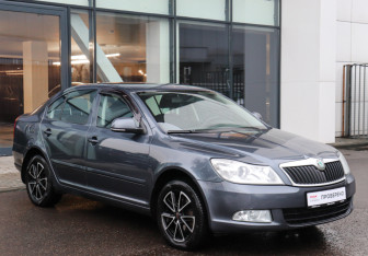 Подержанный автомобиль Skoda Octavia Liftback 2011 года (3 фото)