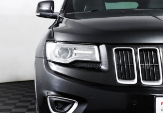 Подержанный автомобиль Jeep Grand Cherokee 2016 года (22 фото)