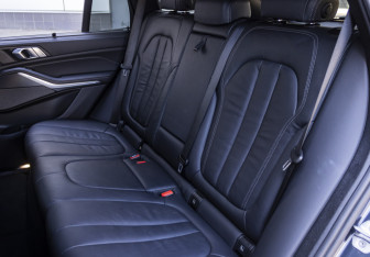 Подержанный автомобиль BMW X5 2019 года (15 фото)