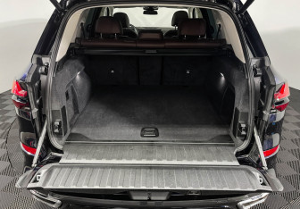 Подержанный автомобиль BMW X5 2025 года (9 фото)