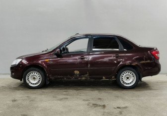 Подержанный автомобиль LADA (ВАЗ) Granta Sedan 2012 года (8 фото)