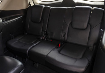 Подержанный автомобиль Infiniti QX56 2012 года (17 фото)