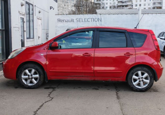 Подержанный автомобиль Nissan Note 2008 года (8 фото)