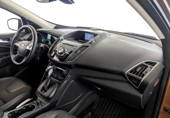 Подержанный автомобиль Ford Kuga 2013 года (11 фото)