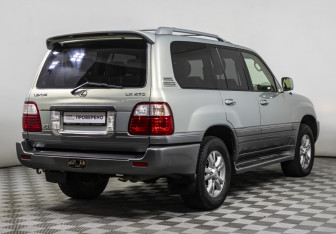Подержанный автомобиль Lexus LX 2004 года (5 фото)