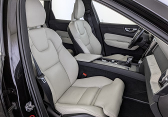 Подержанный автомобиль Volvo XC60 2018 года (23 фото)