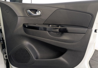 Подержанный автомобиль Renault Kaptur 2020 года (25 фото)