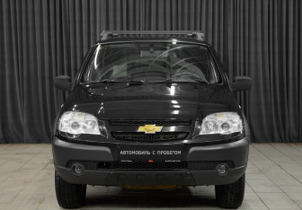 Подержанный автомобиль Chevrolet Niva 2011 года (2 фото)