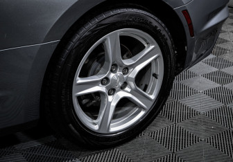 Подержанный автомобиль Chevrolet Camaro Convertible 2019 года (15 фото)