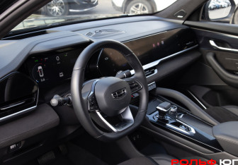 Подержанный автомобиль Geely Monjaro 2024 года (10 фото)