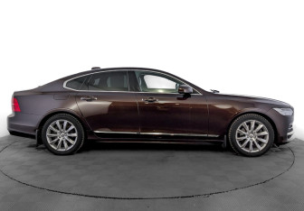 Подержанный автомобиль Volvo S90 2019 года (4 фото)