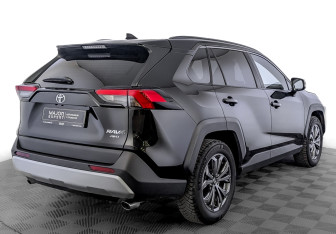 Подержанный автомобиль Toyota RAV4 2024 года (5 фото)
