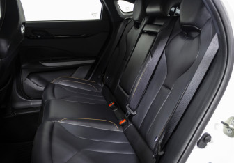 Подержанный автомобиль Changan UNI-V 2024 года (15 фото)