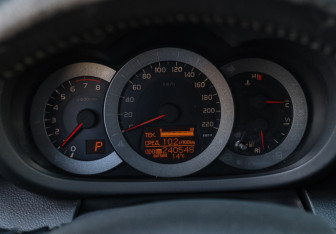 Подержанный автомобиль Toyota RAV4 2010 года (23 фото)