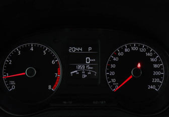 Подержанный автомобиль Volkswagen Polo Sedan 2016 года (11 фото)